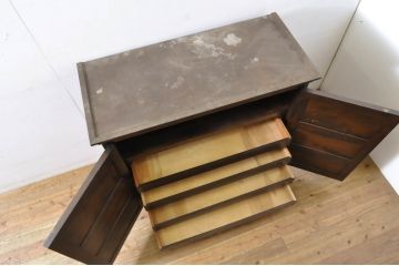 中古　美品　松本民芸家具　脚(台輪)付きリメイク　直線的なデザインがシックな印象の和タンス(収納棚、着物箪笥、戸棚、引き出し、衣装盆)(R-064200)