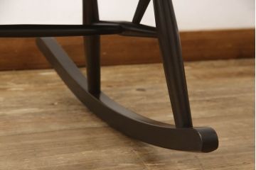イギリスビンテージ　ERCOL(アーコール)　エルム材　透かし彫りの意匠が美しいスワンロッキングチェア(揺り椅子、イス、板座チェア、アームチェア、ヴィンテージ)(R-064209)