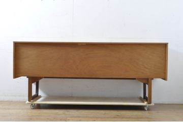 イギリスビンテージ　チーク材　ビューティリティ(Beautility)　北欧デザインでスタイリッシュなサイドボード(リビングボード、テレビ台、テレビボード、サイドキャビネット、収納棚、戸棚、ヴィンテージ)(R-064210)