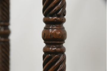 中古　美品　高級品　JONATHAN CHARLES(ジョナサンチャールズ)　マホガニー材　クラシカルな佇まいが印象的なバレットスタンド(ハンガースタンド、ハンガーラック、スーツスタンド、コートスタンド、ジュエリーケース付き、アンティーク風)(R-064211)