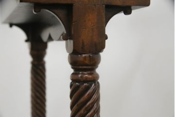 中古　美品　高級品　JONATHAN CHARLES(ジョナサンチャールズ)　マホガニー材　クラシカルな佇まいが印象的なバレットスタンド(ハンガースタンド、ハンガーラック、スーツスタンド、コートスタンド、ジュエリーケース付き、アンティーク風)(R-064211)