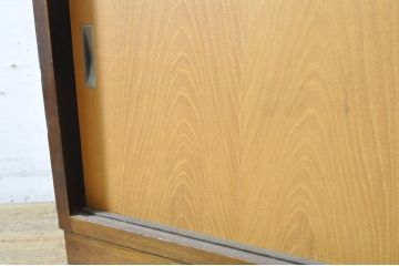 和製アンティーク　レトロデザイン　ナラ(楢)材　どこか懐かしさを感じるレトロな本棚(収納棚、戸棚、オープンラック、ブックシェルフ、飾り棚、陳列棚)(R-064212)
