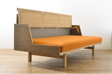 北欧ビンテージ　美品　オーク材　Hans J Wegner(ハンス・J・ウェグナー)　GETAMA (ゲタマ)　GE258　籐張りが珍しい!優しい色合いのデイベッド(ソファベッド、3人掛けソファ、トリプルソファ、3P、ヴィンテージ)(R-064213)