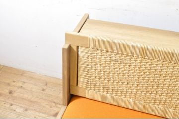 北欧ビンテージ　美品　オーク材　Hans J Wegner(ハンス・J・ウェグナー)　GETAMA (ゲタマ)　GE258　籐張りが珍しい!優しい色合いのデイベッド(ソファベッド、3人掛けソファ、トリプルソファ、3P、ヴィンテージ)(R-064213)