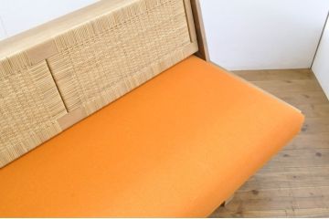 北欧ビンテージ　美品　オーク材　Hans J Wegner(ハンス・J・ウェグナー)　GETAMA (ゲタマ)　GE258　籐張りが珍しい!優しい色合いのデイベッド(ソファベッド、3人掛けソファ、トリプルソファ、3P、ヴィンテージ)(R-064213)