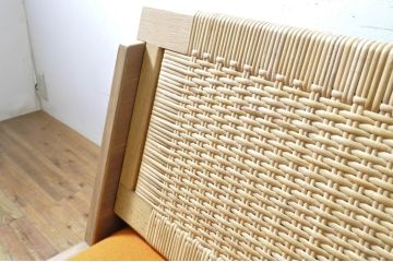 北欧ビンテージ　美品　オーク材　Hans J Wegner(ハンス・J・ウェグナー)　GETAMA (ゲタマ)　GE258　籐張りが珍しい!優しい色合いのデイベッド(ソファベッド、3人掛けソファ、トリプルソファ、3P、ヴィンテージ)(R-064213)