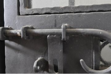 中古　美品　ヨーロピアンな雰囲気づくりにおすすめのガラス入りロートアイアンの門扉セット(フェンス、鉄柵、ゲート)(定価約250万円)(R-064218)