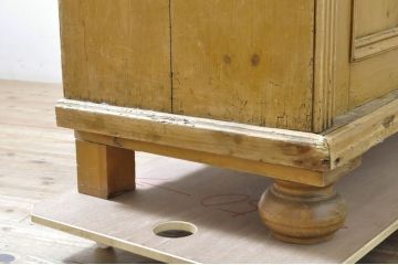 フランスアンティーク　オールドパイン材　見せる収納を楽しめるカップボード(食器棚、戸棚、収納棚、飾り棚、キャビネット)(R-064219)