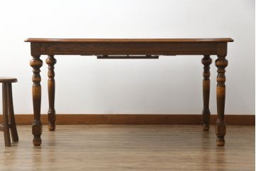中古　美品　三越家具(現カントリーハウス)　Brugge(ブルージュ)　オーク材　クラシカルな佇まいが魅力の伸長式ダイニングテーブル(エクステンションテーブル、4人掛け、4P、6人掛け、6P、食卓)(R-064225)