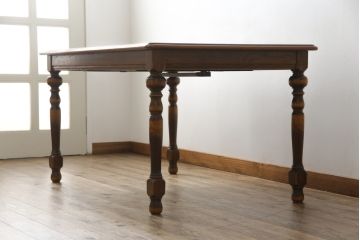 中古　美品　三越家具(現カントリーハウス)　Brugge(ブルージュ)　オーク材　クラシカルな佇まいが魅力の伸長式ダイニングテーブル(エクステンションテーブル、4人掛け、4P、6人掛け、6P、食卓)(R-064225)