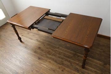 中古　美品　三越家具(現カントリーハウス)　Brugge(ブルージュ)　オーク材　クラシカルな佇まいが魅力の伸長式ダイニングテーブル(エクステンションテーブル、4人掛け、4P、6人掛け、6P、食卓)(R-064225)