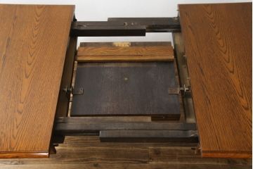 中古　美品　三越家具(現カントリーハウス)　Brugge(ブルージュ)　オーク材　クラシカルな佇まいが魅力の伸長式ダイニングテーブル(エクステンションテーブル、4人掛け、4P、6人掛け、6P、食卓)(R-064225)