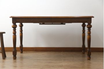 中古　美品　三越家具(現カントリーハウス)　Brugge(ブルージュ)　オーク材　クラシカルな佇まいが魅力の伸長式ダイニングテーブル(エクステンションテーブル、4人掛け、4P、6人掛け、6P、食卓)(R-064225)