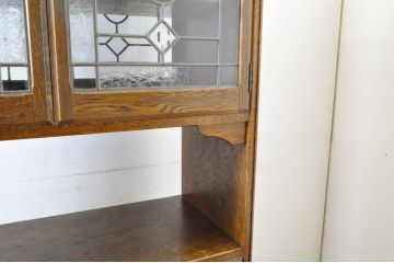 中古　三越家具(現カントリーハウス)　Brugge(ブルージュ)　希少モデル!!両面使いが出来るクラシカルなキャビネット(食器棚、カウンターキャビネット、収納棚、戸棚、ステンドグラス)(R-064226)