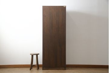 中古　三越家具(現カントリーハウス)　Brugge(ブルージュ)　ステンドグラスが上品な雰囲気を醸し出すキャビネット(収納棚、戸棚、飾り棚、本箱、ブックケース)(R-064227)