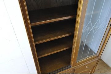 中古　三越家具(現カントリーハウス)　Brugge(ブルージュ)　クラシカルな雰囲気が魅力のキャビネット(食器棚、収納棚、戸棚、飾り棚)(R-064228)