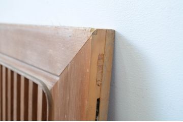 中古　スモークガラス入り!和の空間づくりにオススメな数寄屋の格子付きガラス欄間1枚(明かり取り、明り取り)(R-064244)