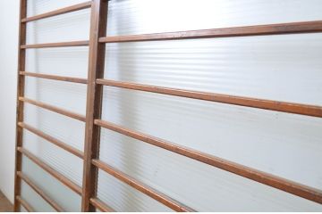 アンティーク建具　モールガラス入り　レトロな雰囲気が魅力的なガラス戸2枚セット(引き戸)(R-064246)