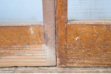 アンティーク建具　モールガラス入り　レトロな雰囲気が魅力的なガラス戸2枚セット(引き戸)(R-064246)