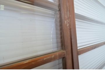 アンティーク建具　モールガラス入り　レトロな雰囲気が魅力的なガラス戸2枚セット(引き戸)(R-064246)