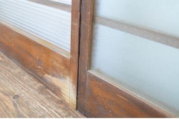 アンティーク建具　モールガラス入り　レトロな雰囲気が魅力的なガラス戸2枚セット(引き戸)(R-064246)