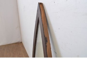 アンティーク建具　大正ロマン　お部屋のアクセントになる古い洋館の三角明り取り(明かり取り、小窓、ガラス窓)(R-064255)
