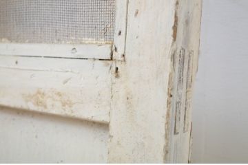 アンティーク建具　ペイント仕上げ限定　レトロな風合いが味わい深いガラス扉1枚(ドア)(R-064263)