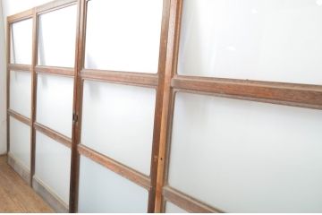 アンティーク建具　シンプルなデザインで取り入れやすいガラス戸4枚セット(引き戸)(R-064266)