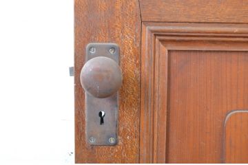 アンティーク建具　腰板欅(ケヤキ)材　繊細なデザインが施されたプレスガラス入りドア1枚(扉、木製ドア)(R-064270)