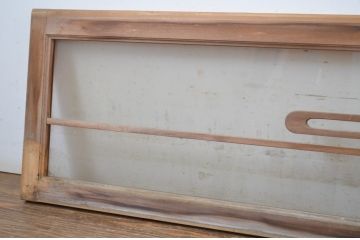 中古　シンプルながらも上品な佇まいが魅力的な数寄屋の欄間1枚(明かり取り、明り取り)(R-064274)