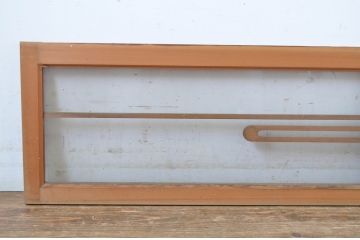 中古　シンプルながらも上品な佇まいが魅力的な数寄屋の欄間1枚(明かり取り、明り取り)(R-064274)