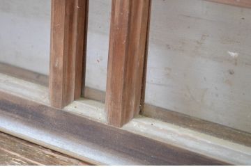 中古　シンプルながらも上品な佇まいが魅力的な数寄屋の欄間1枚(明かり取り、明り取り)(R-064275)