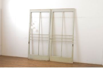 アンティーク建具　レトロな雰囲気たっぷりな背の高い店舗用ガラス戸2枚セット(引き戸)(R-064276)