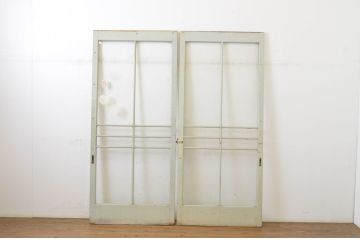 アンティーク建具　レトロな雰囲気たっぷりな背の高い店舗用ガラス戸2枚セット(引き戸)(R-064276)