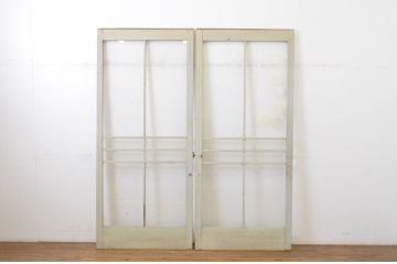 アンティーク建具　レトロな雰囲気たっぷりな背の高い店舗用ガラス戸2枚セット(引き戸)(R-064276)