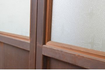 アンティーク建具　透かし彫りがおしゃれな格子入りのガラス戸2枚セット(引き戸)(R-064293)