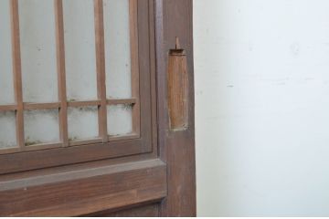 アンティーク建具　上品な和の雰囲気漂う格子ガラス入りの帯戸1枚(引き戸、板戸、ガラス帯戸)(R-064298)