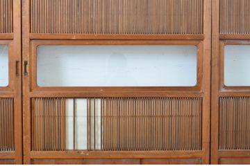 アンティーク建具　高級品　上質な和の空間づくりにおすすめの裏障子付き万本格子戸4枚セット(ガラス帯戸、引き戸)(R-064307)