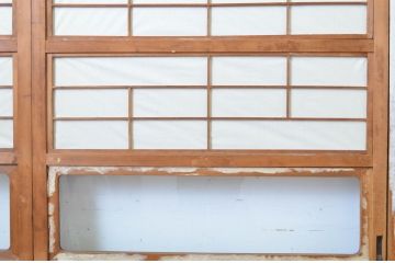 アンティーク建具　高級品　上質な和の空間づくりにおすすめの裏障子付き万本格子戸4枚セット(ガラス帯戸、引き戸)(R-064307)