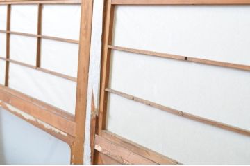 アンティーク建具　高級品　上質な和の空間づくりにおすすめの裏障子付き万本格子戸4枚セット(ガラス帯戸、引き戸)(R-064307)