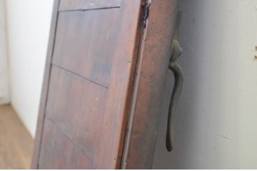 アンティーク建具　激レア　希少!　銅板張りの打ち出し細工が懐かしい雰囲気を醸し出す冷蔵庫の扉1枚(ドア)(R-064311)