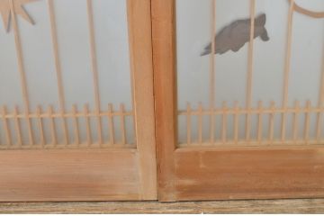 アンティーク建具　両面ガラス　松竹梅・鶴亀の彫刻入りで落ち着いた和の雰囲気を演出するガラス書院戸2枚セット(ガラス窓、引き戸)(R-064328)