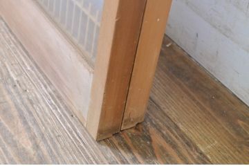 アンティーク建具　両面ガラス　松竹梅・鶴亀の彫刻入りで落ち着いた和の雰囲気を演出するガラス書院戸2枚セット(ガラス窓、引き戸)(R-064328)