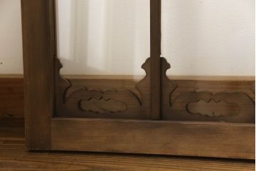 アンティーク建具　ガラス入り　透かし彫りの個性的なデザインが魅力の欄間2枚セット(明かり取り、明り取り)(R-064332)