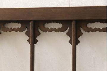 アンティーク建具　ガラス入り　透かし彫りの個性的なデザインが魅力の欄間2枚セット(明かり取り、明り取り)(R-064332)