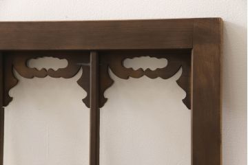アンティーク建具　ガラス入り　透かし彫りの個性的なデザインが魅力の欄間2枚セット(明かり取り、明り取り)(R-064332)