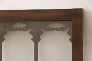 アンティーク建具　ガラス入り　透かし彫りの個性的なデザインが魅力の欄間2枚セット(明かり取り、明り取り)(R-064332)