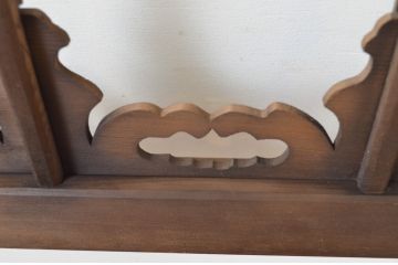 アンティーク建具　ガラス入り　透かし彫りの個性的なデザインが魅力の欄間2枚セット(明かり取り、明り取り)(R-064332)