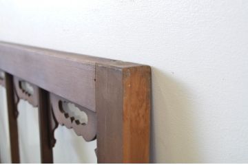 アンティーク建具　ガラス入り　透かし彫りの個性的なデザインが魅力の欄間2枚セット(明かり取り、明り取り)(R-064332)