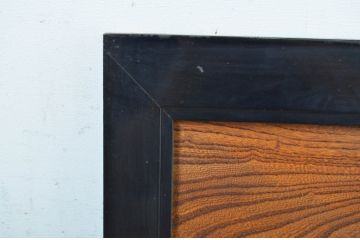 アンティーク建具　黒漆枠　欅(ケヤキ)材一枚板　美しい杢目が目を惹く透かし彫り入りの欄間2枚セット(明かり取り、明り取り)(R-064333)